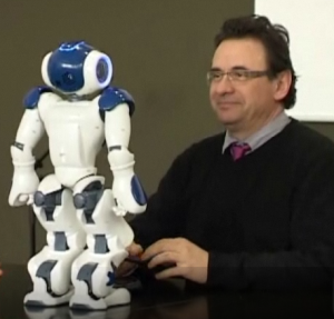 Neo-le-robot-presente-Bernard-Andrieu