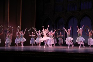Alexandrova e corpo di ballo