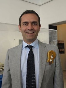 de magistris e la chitarra