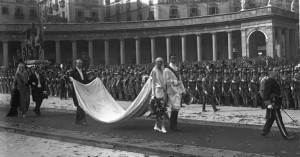 Le nozze di Amedeo di Savoia Aosta e Anna d'Orleans in piazza del Plebiscito