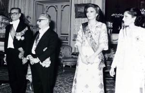 Il Presidente della Repubblica Giovanni Leone con Mohamed Reza Pahlevi, Scià di Persia, con la presenza delle relative consorti