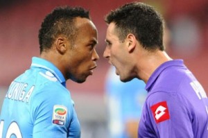Juan-Camillo-Zuniga-vs-Manuel-Pasqual-durante-Napoli-Fiorentina-0-0_gal_portrait-400x266