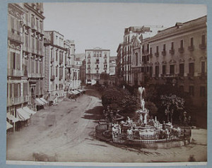 Sommer,_Giorgio_(1834-1914)_-_n__6161_-_Napoli_-_Fontana_Medina