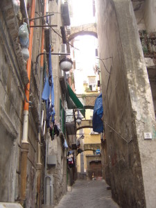 Sott'allarc vico che porta a via conte di mola