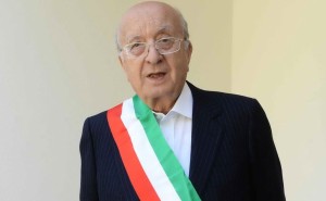 a_86_anni_de_mita_sindaco_di_nusco_se_uno_bischero_lo_anche_a_20_ann-0-0-405242