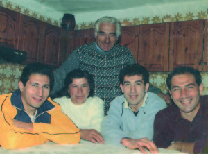 I fratelli Giuseppe, Agostino e Carmine Abbagnale con papa' Vincenzo e mamma Virginia   