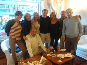 Hotel Concordia Parc Hotel da sx Ornella Pomicino, Pina coletta, Claudia De Rosa, Gino Pomicino, Simona Gallipoli, Raniero Coletta, Adolfo Gallipoli, avanti accovacciato Peppe De Rosa