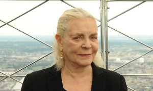 Lauren-Bacall-knows-how-t-001