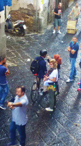 Ma Che bella sorpresa sul set, fra i vicoli