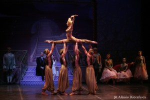 CORONA PAONE  e San Carlo ballet in schiaccianoci la danza araba