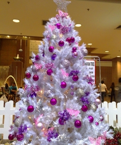 Albero-di-Natale-bianco-e-viola-2012