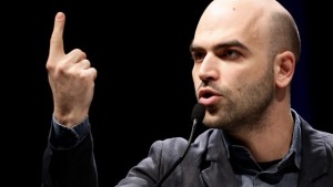 Roberto-Saviano-620x350