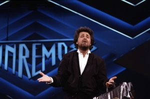 beppe-grillo-presentatore-di-sanremo-1978-anteprima-600x396-915876