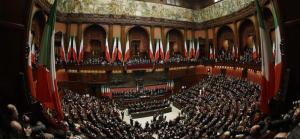 Quirinale: Mattarella giura tra applausi Aula