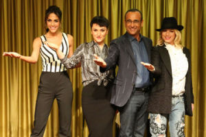 carlo-conti-e-le-vallette-di-sanremo-2015_thumbnail