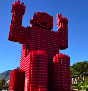 Crate Fan, la statua gigante Coca-Cola