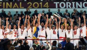 siviglia_premiazione_europa_league_2013_2014_690x400