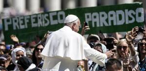 papa-francesco-poveri-20150426100658