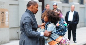 annie-la-felicita-e-contagiosa-jamie-foxx-quvenzhanè-wallis