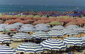 spiaggia-affollata