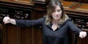 fotomontaggi-maria-elena-boschi-e-banca-etruria-6-745240_tn