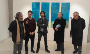 Al centro l'artista Fabio Perricone dalla sx si riconosce il primo Mauro Giancaspro, sulla dx dopo Perricone l'assessore Nino Daniele e Massimo Capaccioli