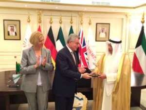 pinotti-moretti-finmeccanica-kuwait-796601_tn
