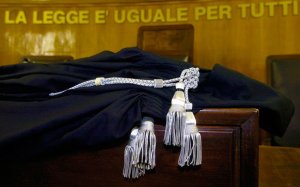 toga-legge-uguale-per-tutti