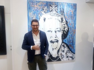 Christian Contini nella sua galleria d'arte